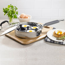 Load image into Gallery viewer, DAVIS &amp; WADDELL - ARGON NON STICK 4 CUP EGG POACHER WITH GLASS LID

